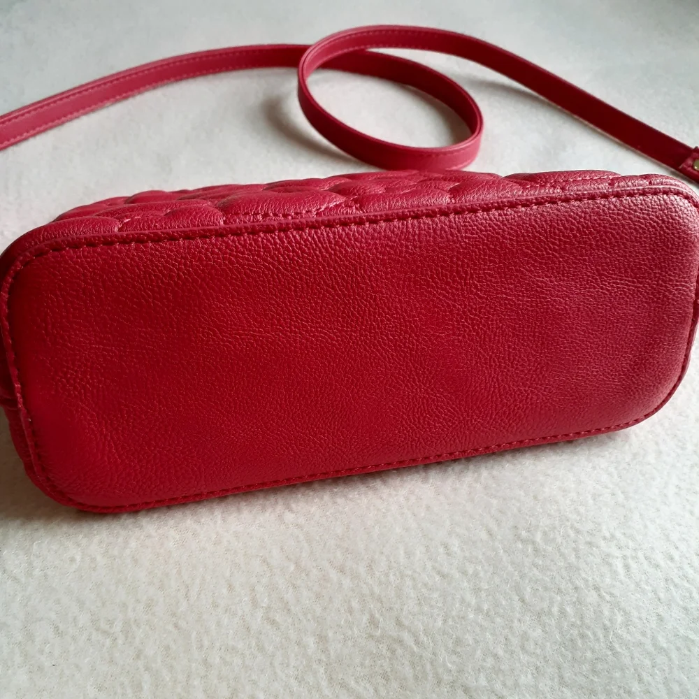 Betsey Johnson Red Heart Quilted Crossbody Bag - Picture 9 of 10